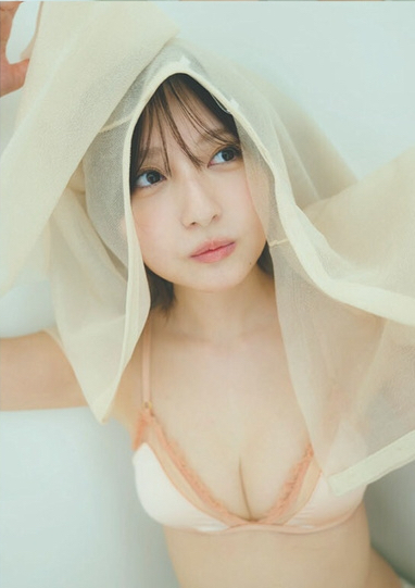 こばしり。水着画像
