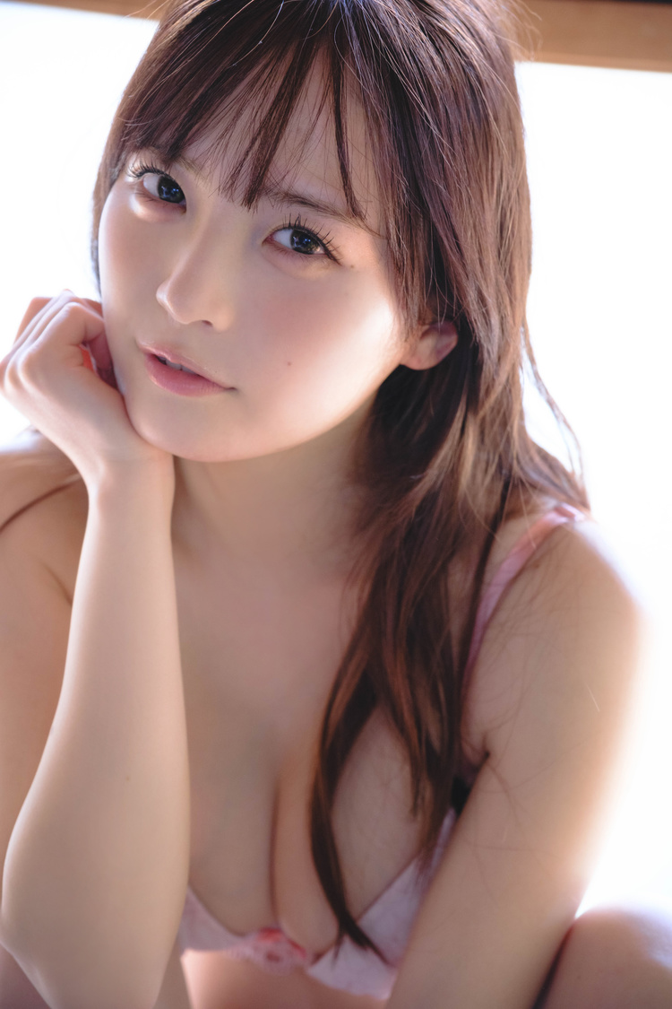 由良ゆら水着画像