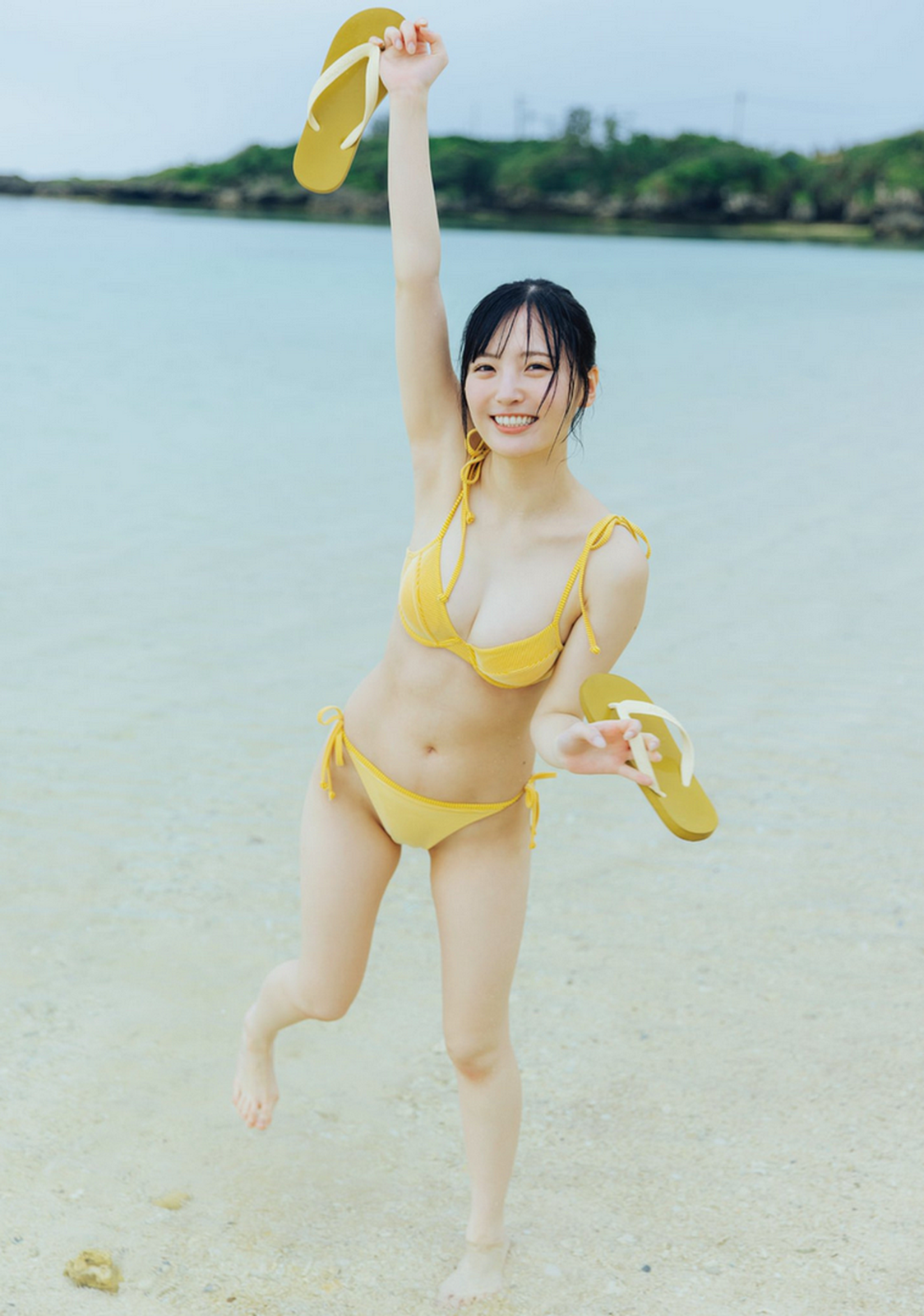 由良ゆら水着画像