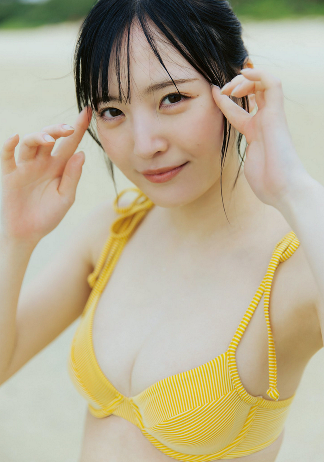 由良ゆら水着画像