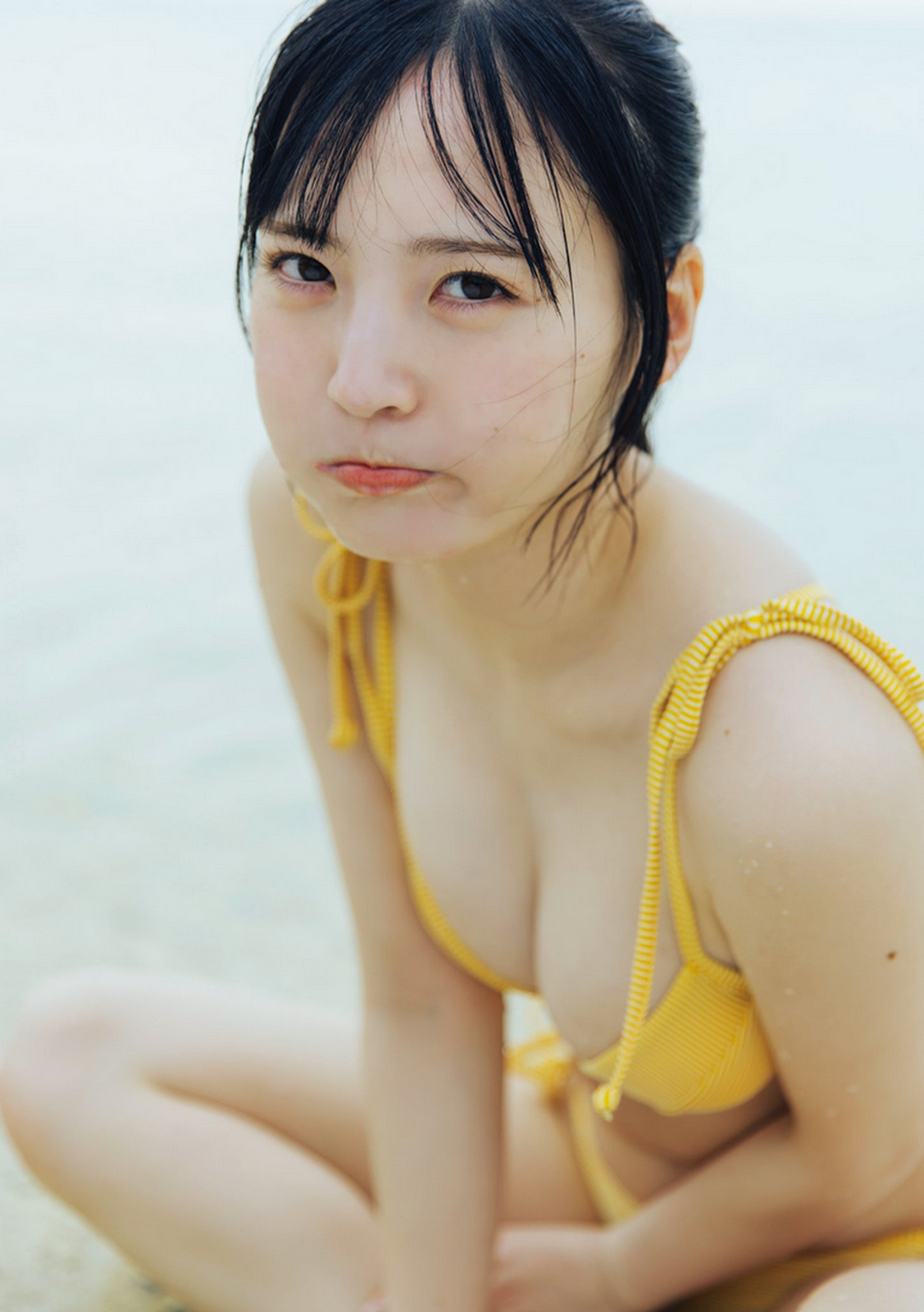 由良ゆら水着画像