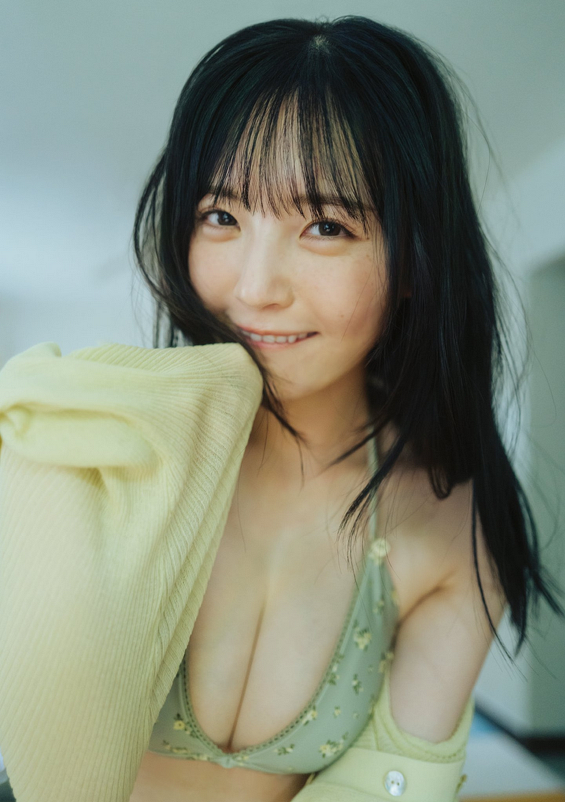 由良ゆら水着画像