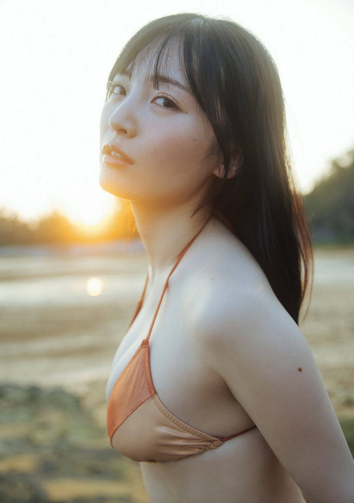 由良ゆら水着画像