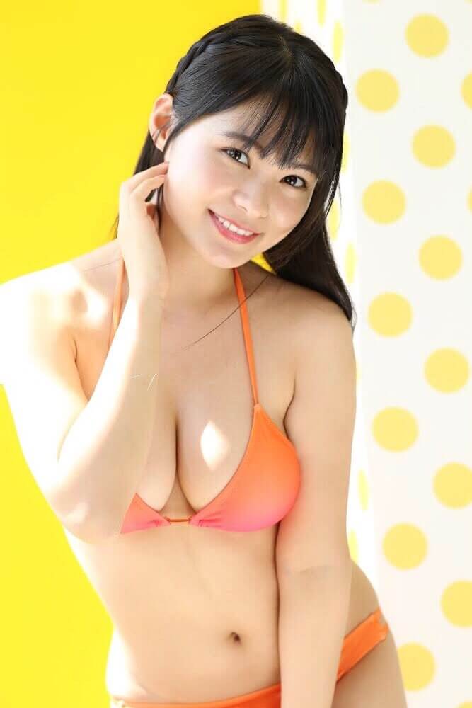 星名美津紀水着画像