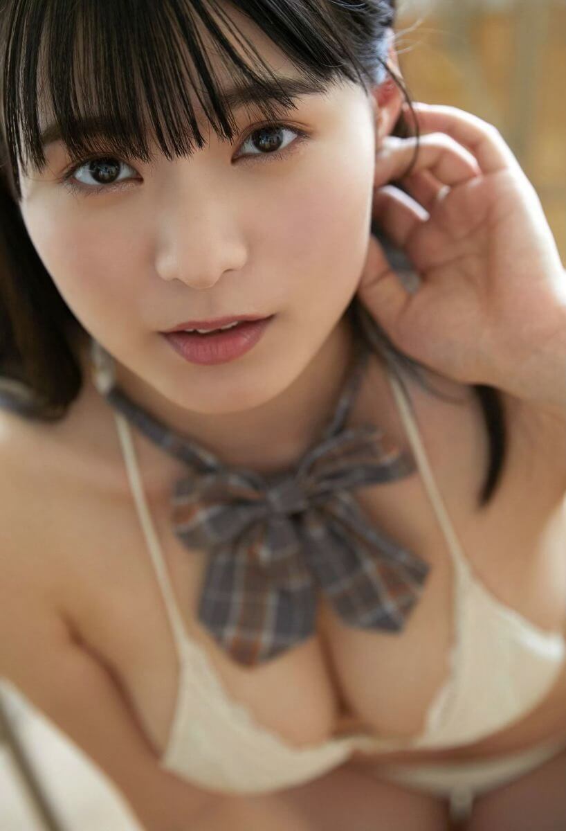 星名美津紀水着画像