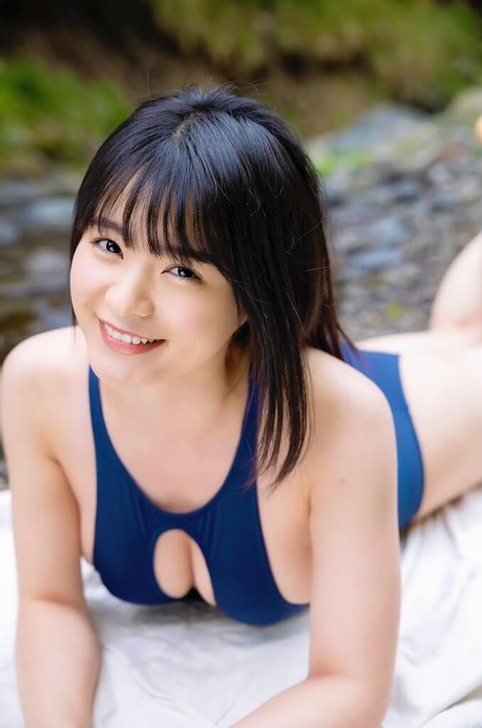 星名美津紀水着画像