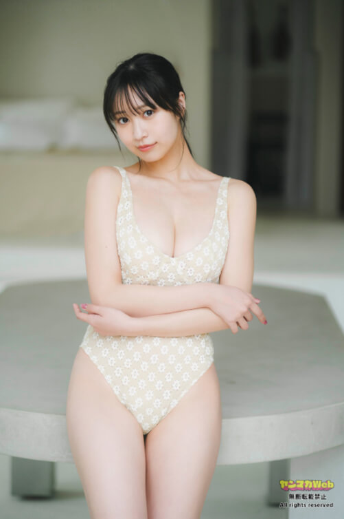 溝端葵水着画像