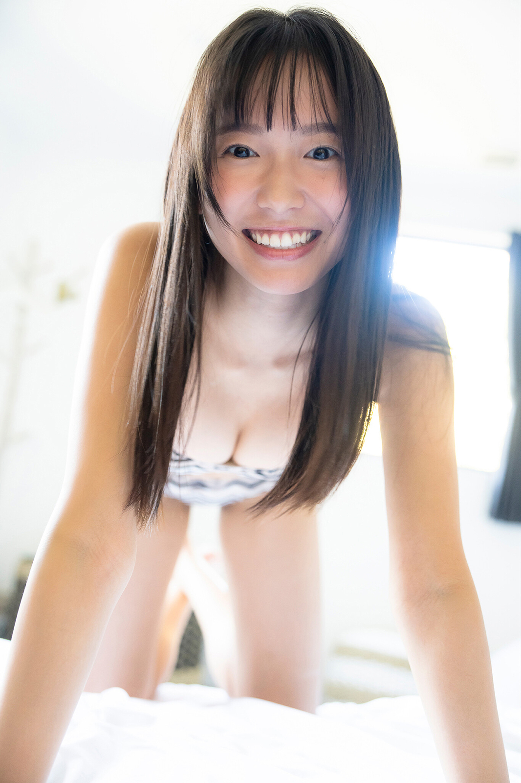 志田音々水着画像