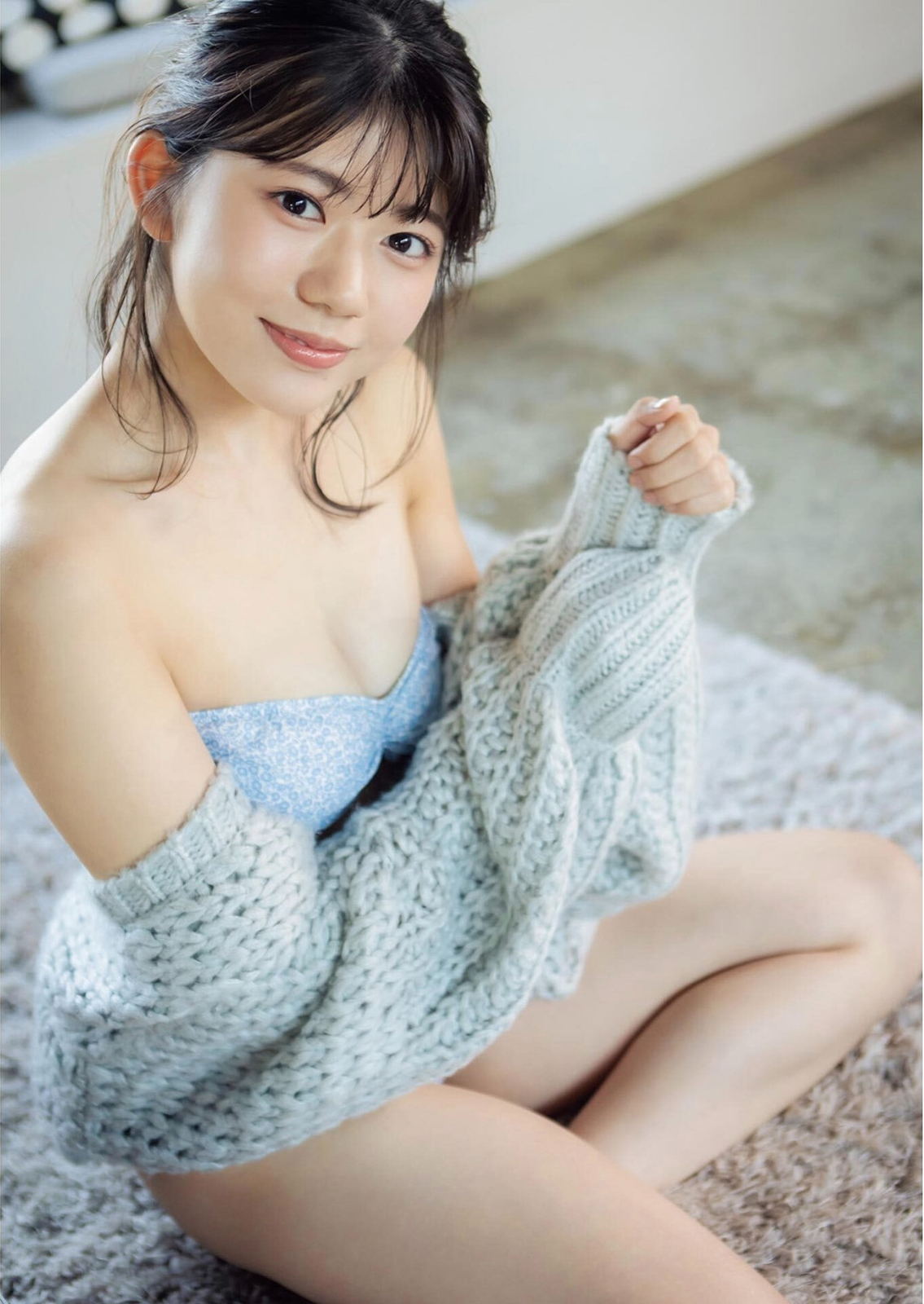 石井彩音水着画像