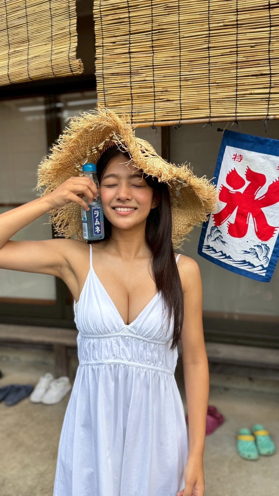 虹咲カリナ水着画像