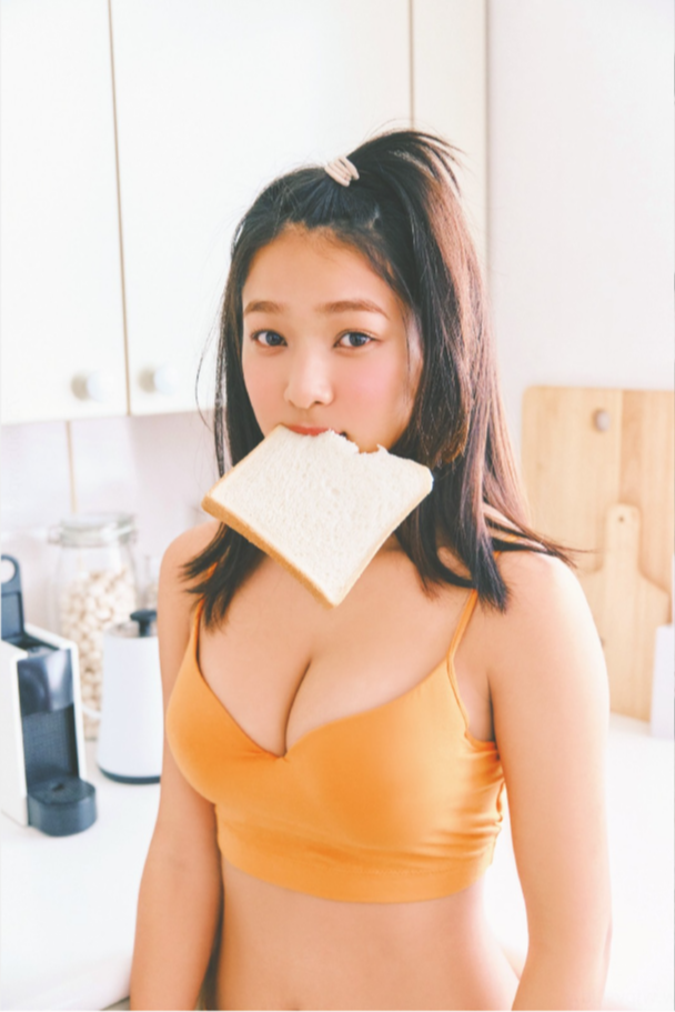 虹咲カリナ水着画像