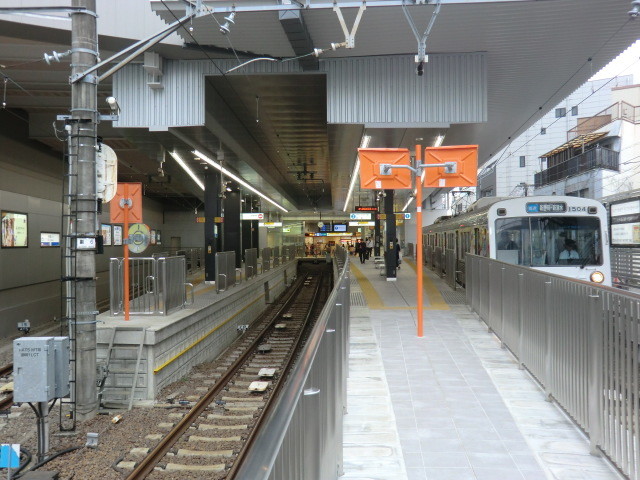 111105 静岡鉄道 14:37 新静岡 2面 3線の くしがた ホーム