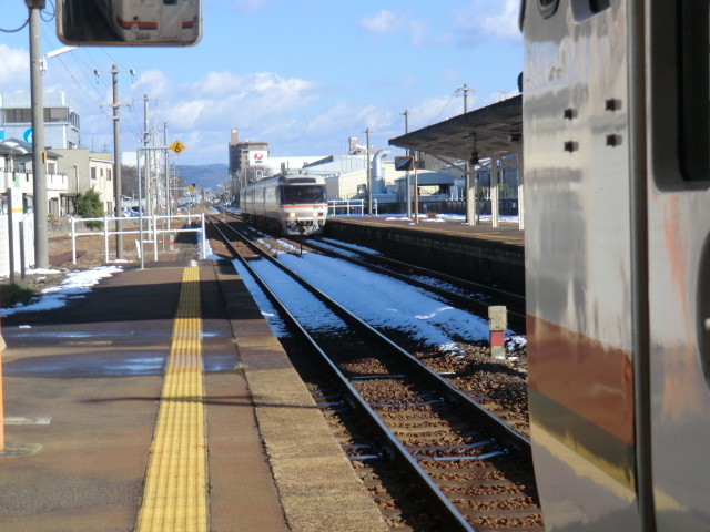 121212 高山線と 新鵜沼 (23) 13:37 高山線 蘇原