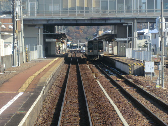 121212 高山線と 新鵜沼 (26) 13:45 高山線 鵜沼