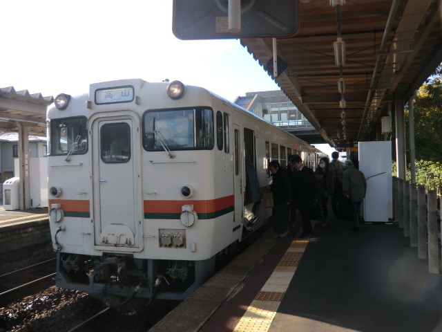 121212 高山線と 新鵜沼 (27) 13:46 高山線 鵜沼 高山 いき ふつう