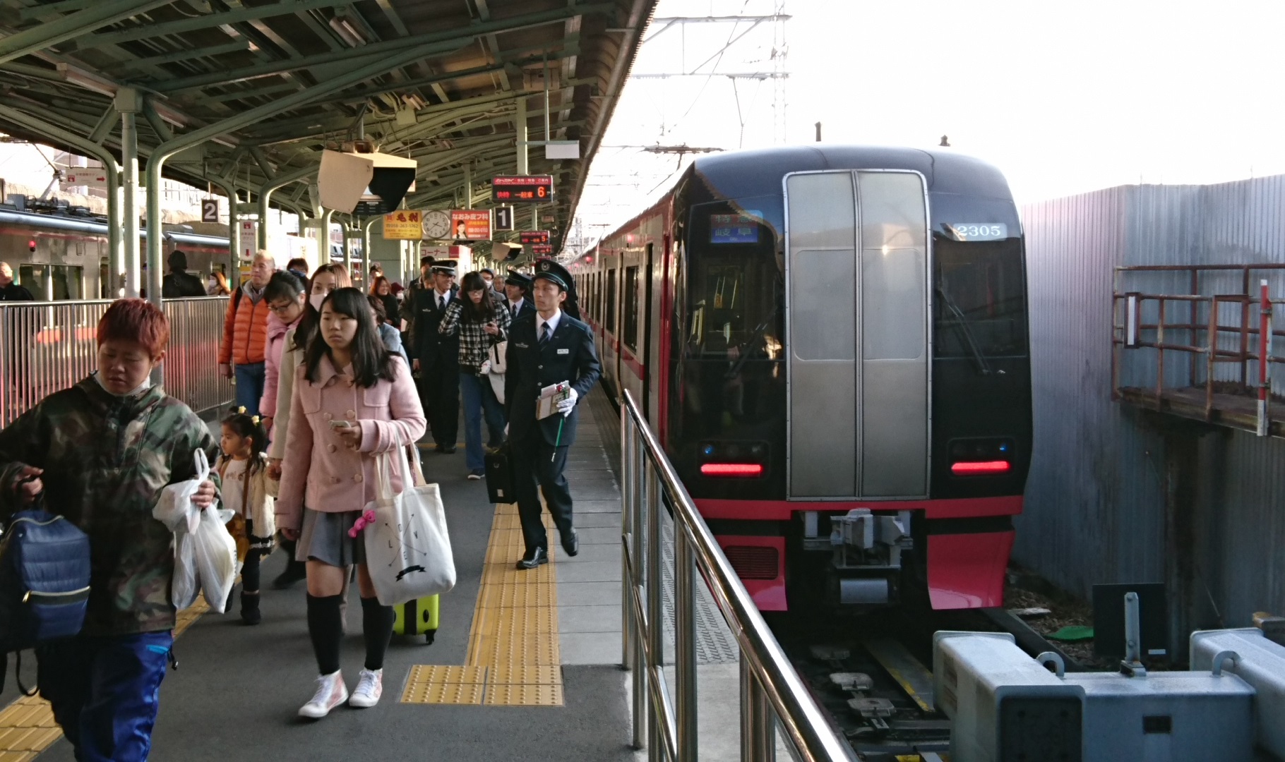 2017.1.3 岐阜から古井まで (3) 岐阜 - 豊橋いき快速特急 1820-1080