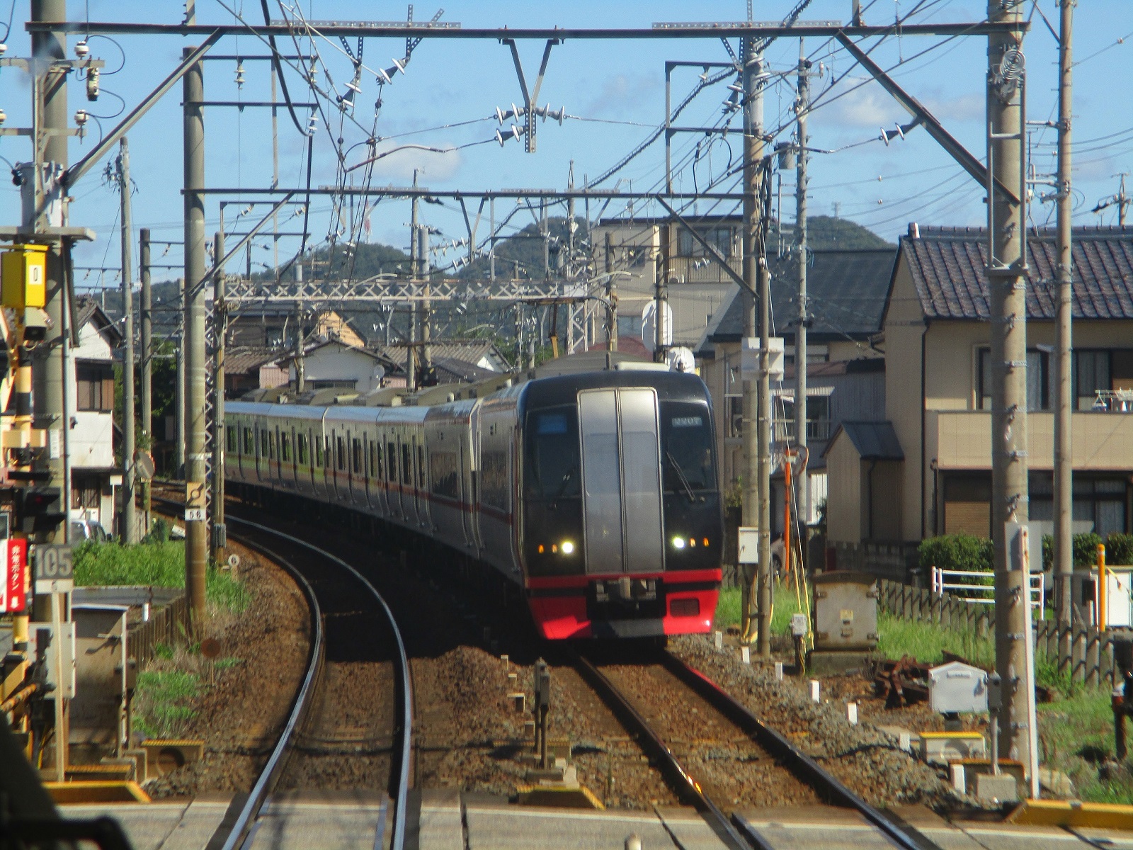 2018.8.17 (26) 岐阜いき特急 - 岐南-茶所間(こおろぎ) 1600-1200