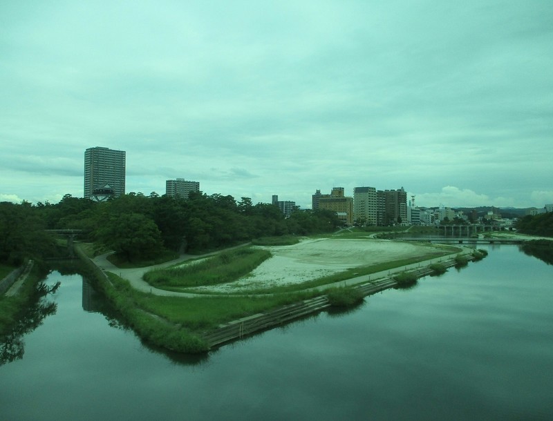 2018.9.26  (9) 豊橋いき特急 - 菅生川をわたる 1180-900
