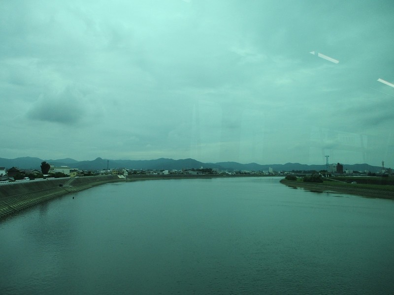 2018.9.26  (11) 豊橋いき特急 - 豊川をわたる 1200-900