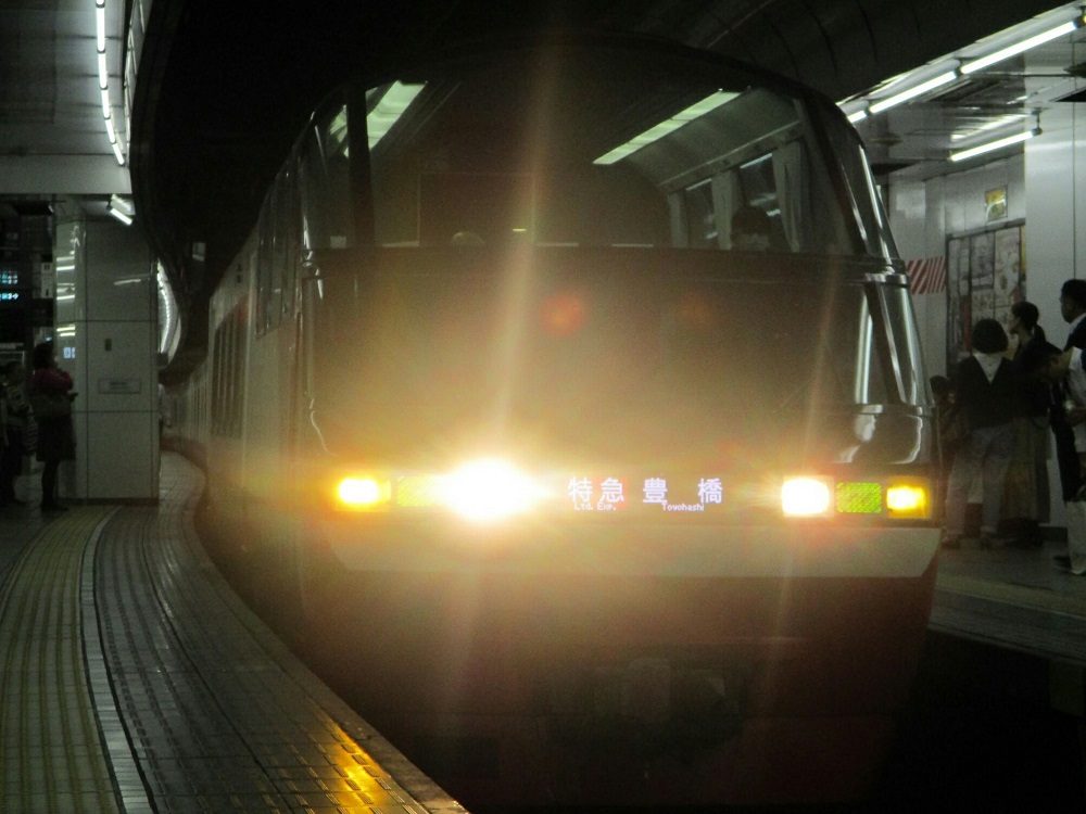 2018.11.8 (29) 名古屋 - 豊橋いき特急 1000-750