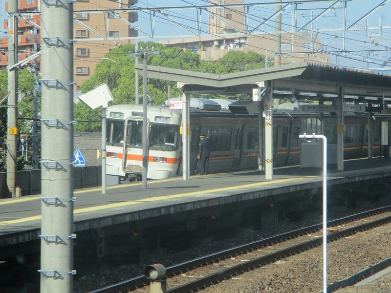 2018.11.12 (32) 佐屋いきふつう - 金山-山王間(JR東海の岐阜いきふつう) 1400-1050