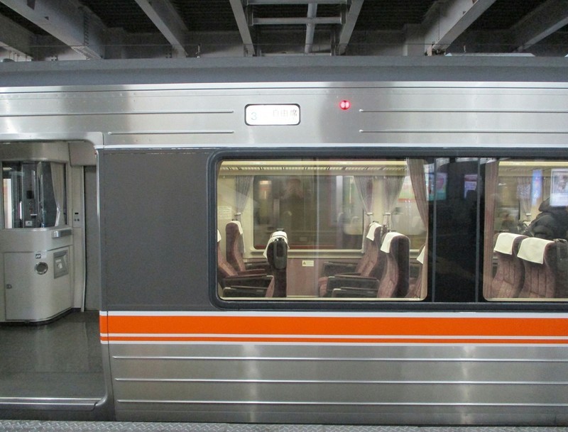 2018.12.14 (187) 豊橋4番のりば - 豊橋いきワイドビュー伊那路2号 1380-1050