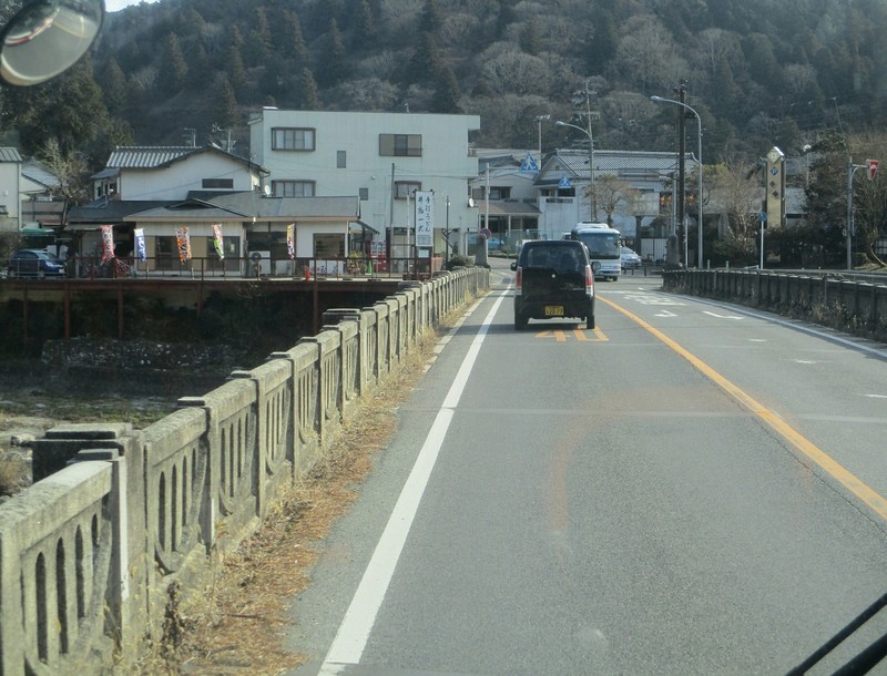 2019.1.11 (63) 足助いきバス - 足助大橋をわたる 1770-1350