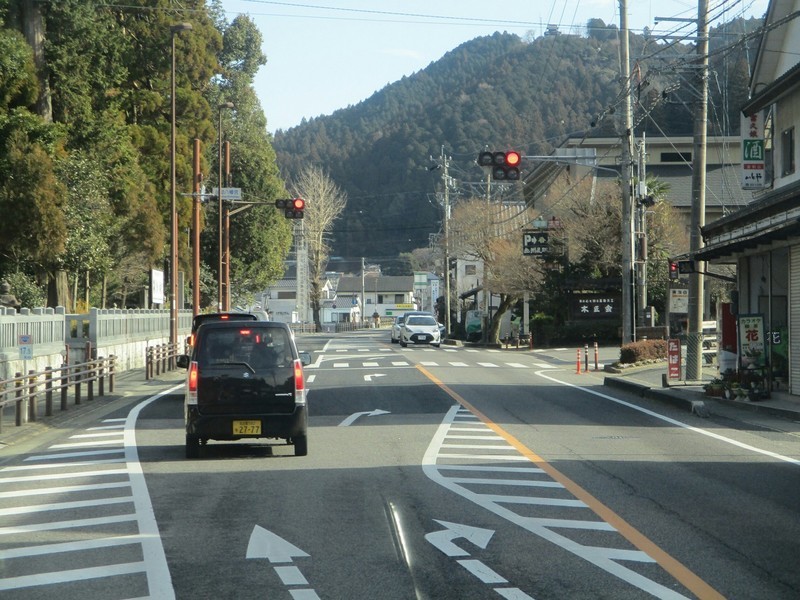 2019.1.11 (64) 足助いきバス - 足助八幡宮交差点を直進 1800-1350