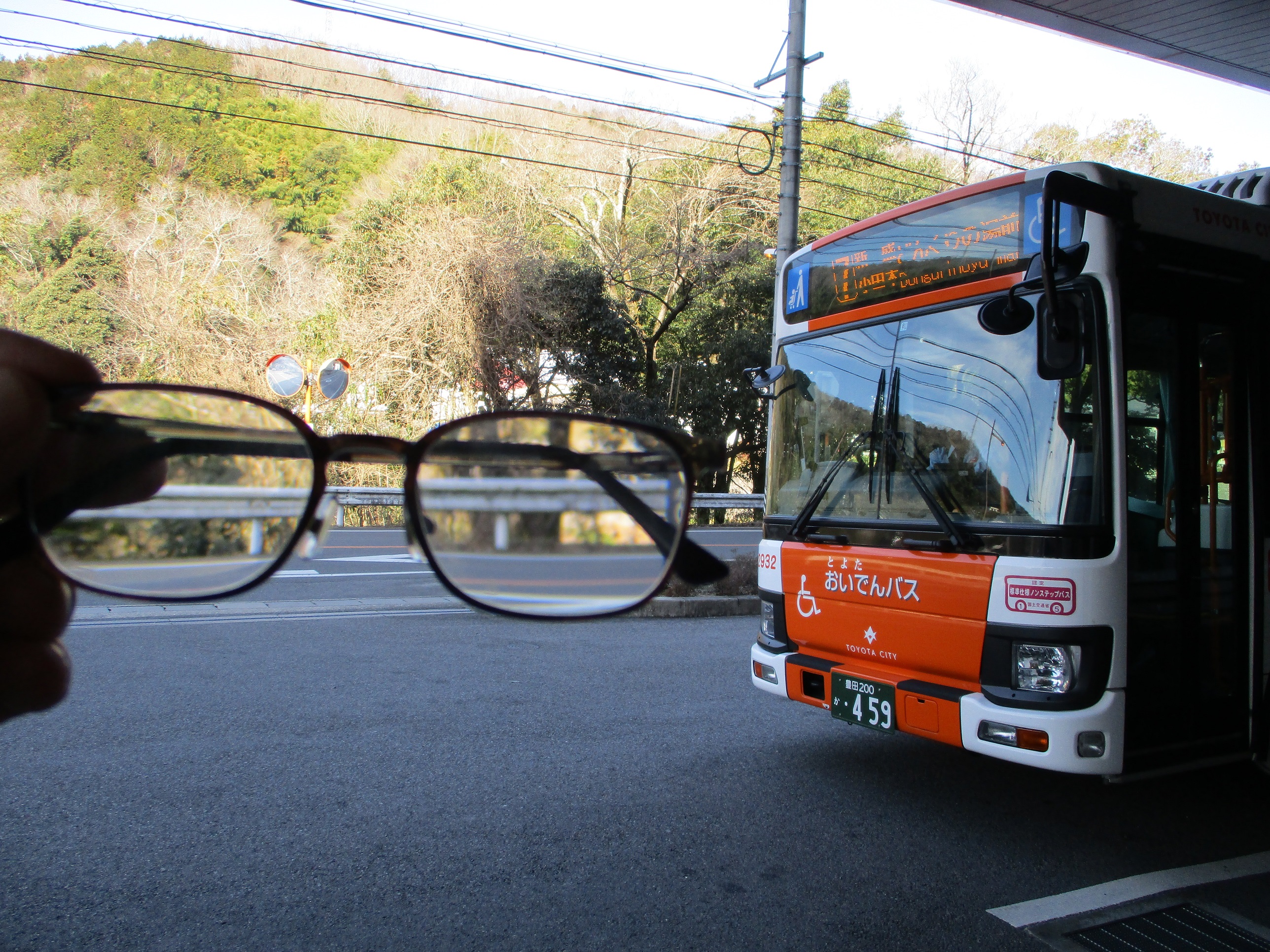 2019.1.11 (79) 足助病院 - どんぐりの湯前いきバスとめがね 2000-1500