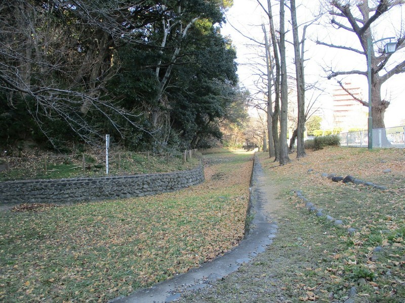 2019.1.16 (30) 断夫山古墳 - 東南かどからきたむき 1800-1350