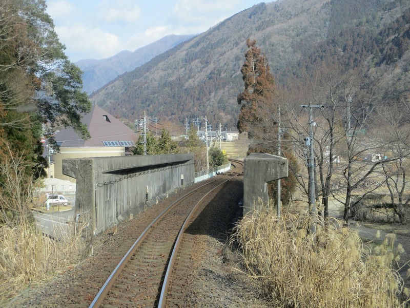 2019.3.1 (104) 樽見いきふつう - 高尾水鳥間(道路ごえ) 1800-1350