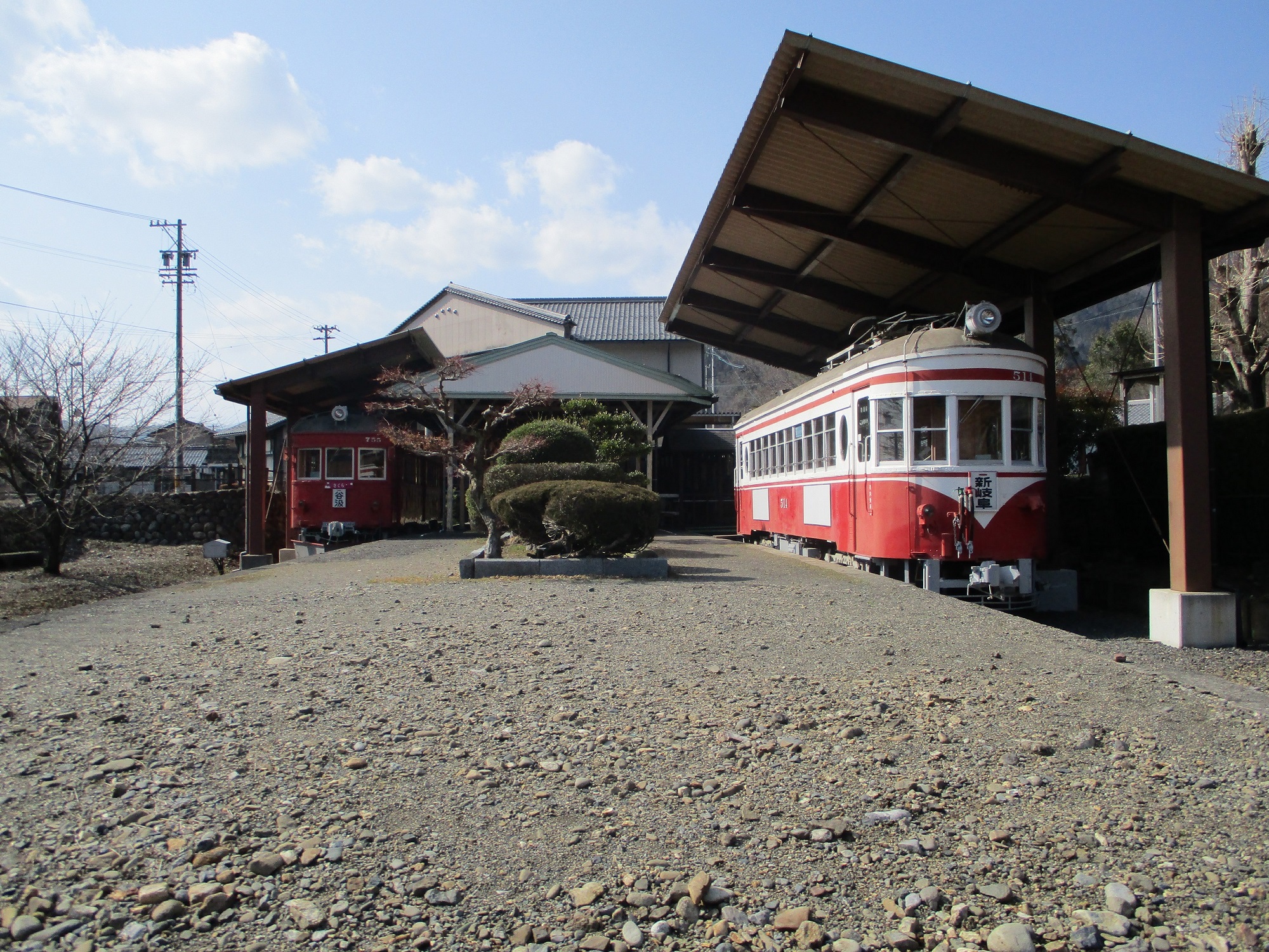 2019.3.1 (152) 旧名鉄谷汲駅 - 谷汲いき電車と黒野いき電車 2000-1500