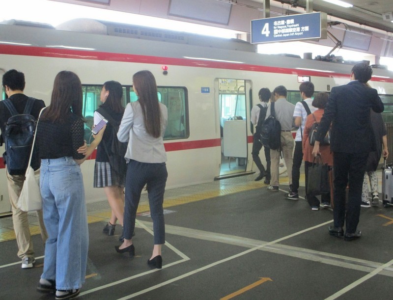 2019.6.20 (37) 一宮 - セントレアいき特急 1740-1330