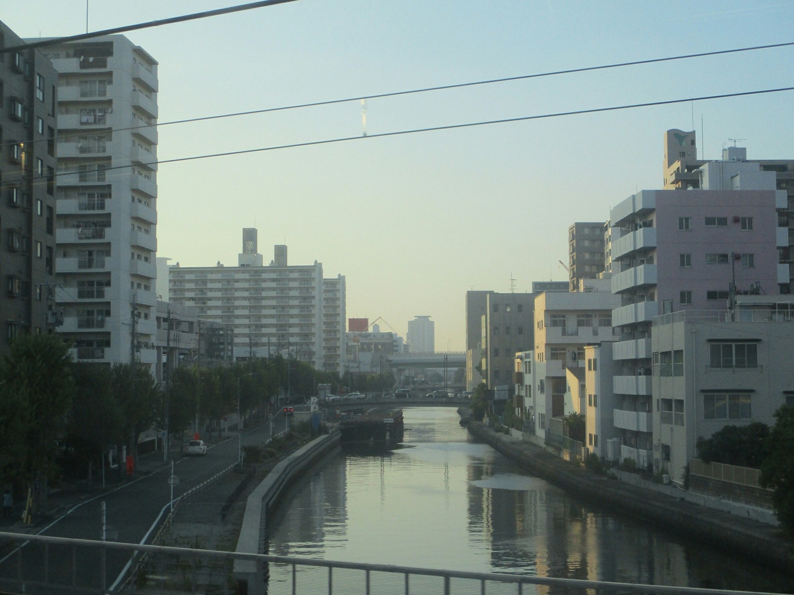 2019.6.20 (40) 豊橋いき急行 - 堀川をわたる 1600-1200