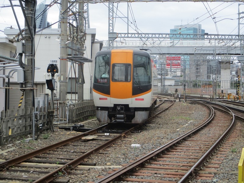 2019.9.18 (48) 米野 - 車両基地にはいっていく特急車両 2000-1500