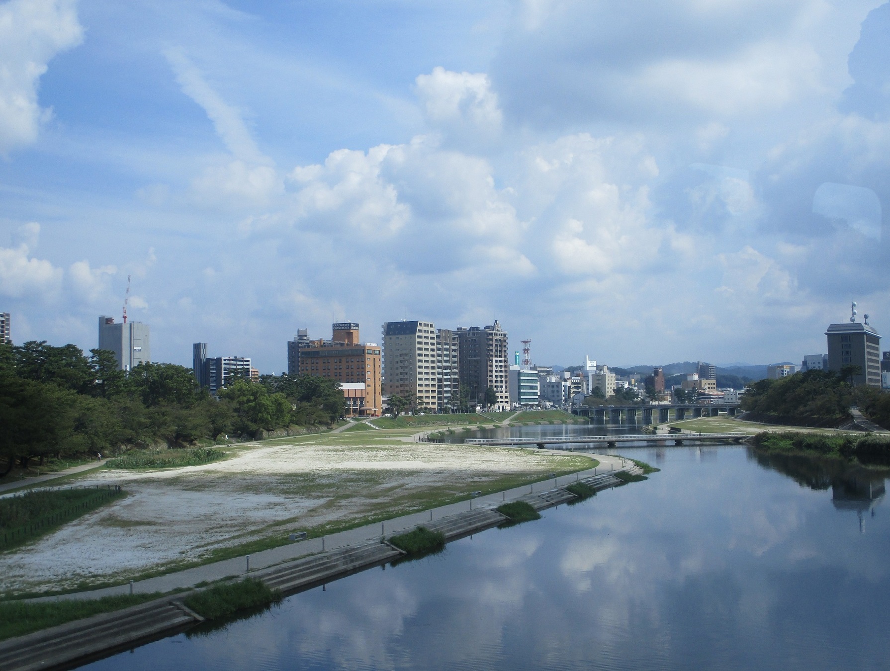 2019.10.1 (3) 東岡崎いきふつう - 菅生川をわたる 1790-1350