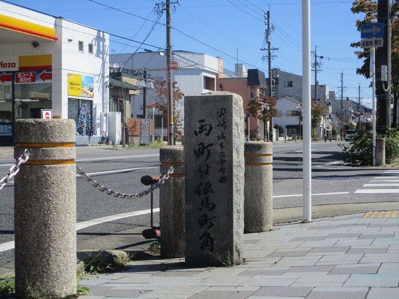 2019.10.9 (24) 「に」のとなり「両町より伝馬町角」 2000-1500