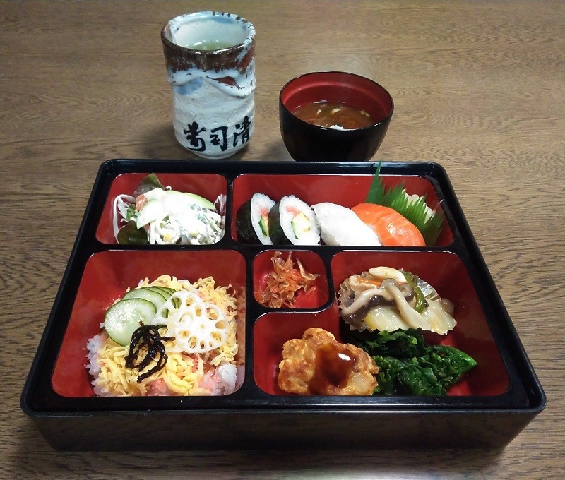 2020.3.13 12:25 寿し清（すしせい） - すし弁当 800-680