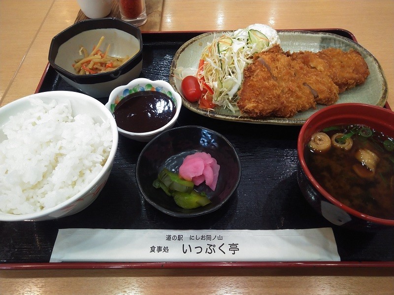 2020.3.24 12:09 いっぷく亭 - とんかつ定食 800-600
