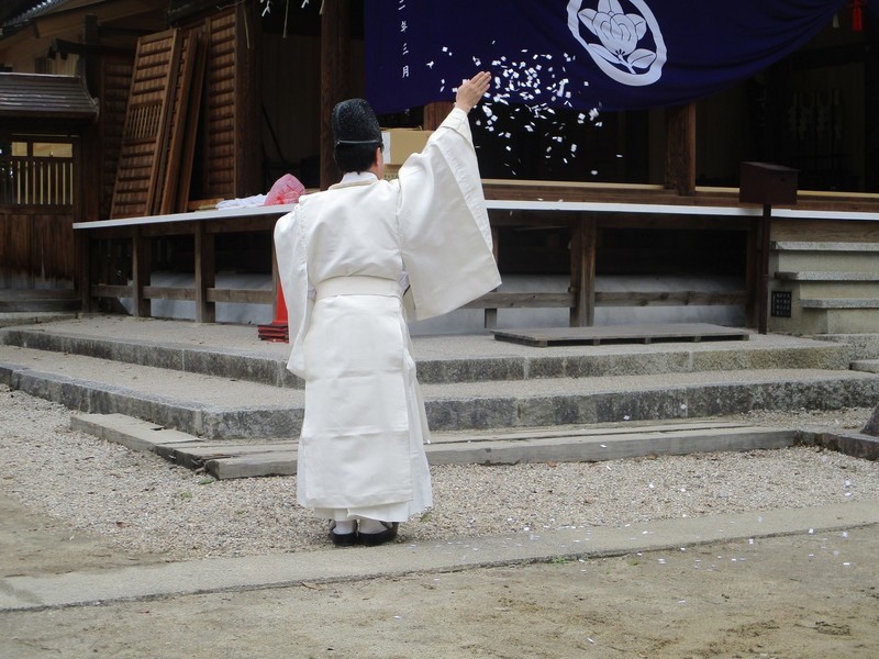 2020.3.28 (14) 古井神社きよはらい - はなふぶき 2000-1500