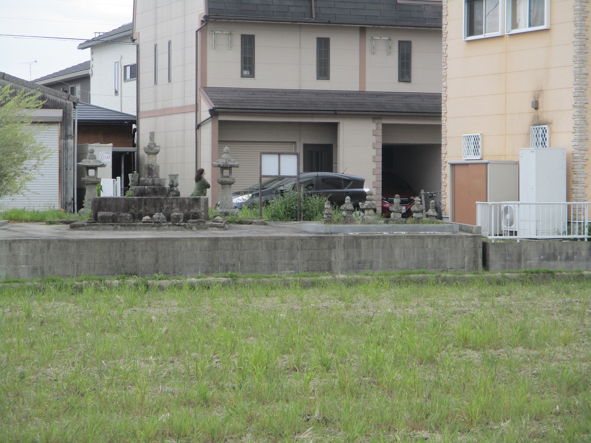 土井にある本多秀清のはかと早乙女一族のはか あきひこゆめてつどう