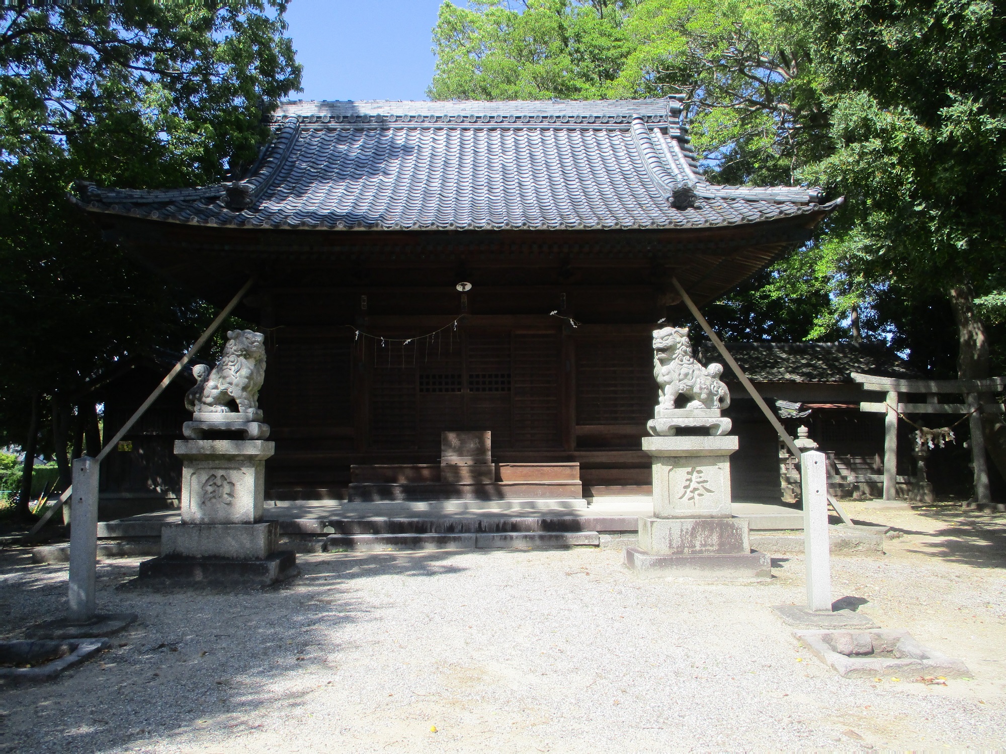 2020.5.17 (3) 柿碕和志取神社 - 拝殿 2000-1500