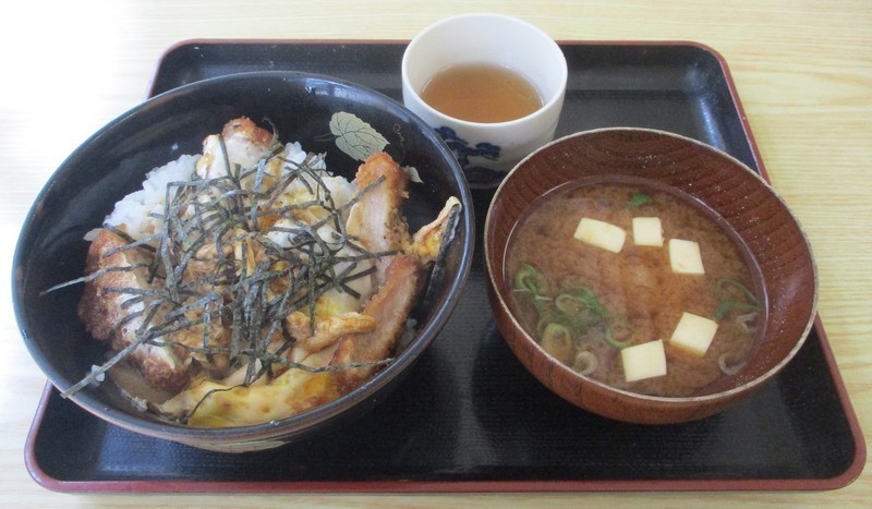 2020.6.23 (7) やまもと食堂 - かつどん 1200-700
