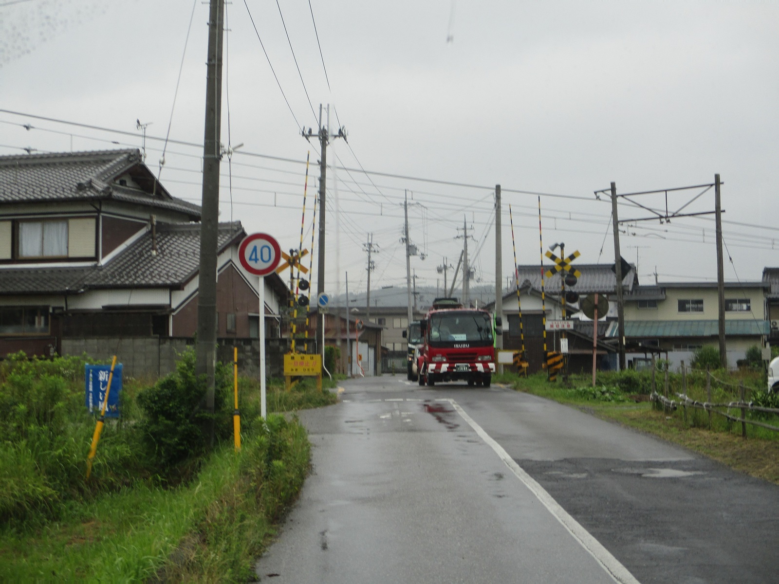 2020.7.1 (61) 北畑口いきバス - 近江鉄道ふみきり 1600-1200