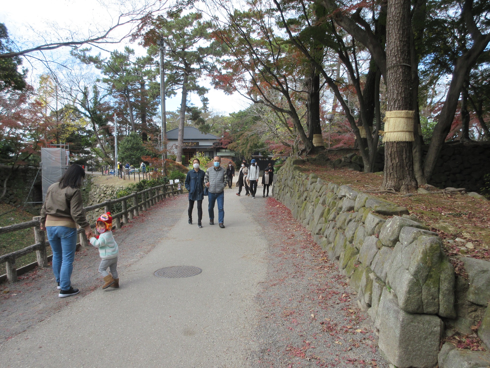 2020.11.29 (73) 岡崎城 - 持仏堂曲輪 2000-1500