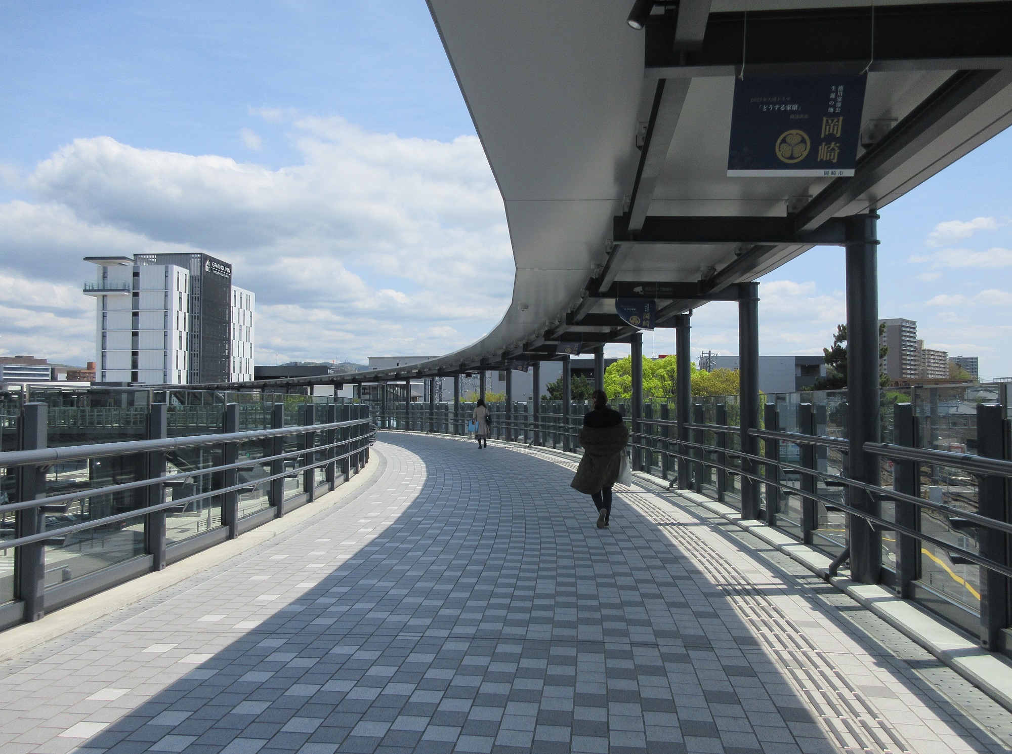 2021.4.14 (8) オトリバーサイドテラス - 空中回廊 2000-1490