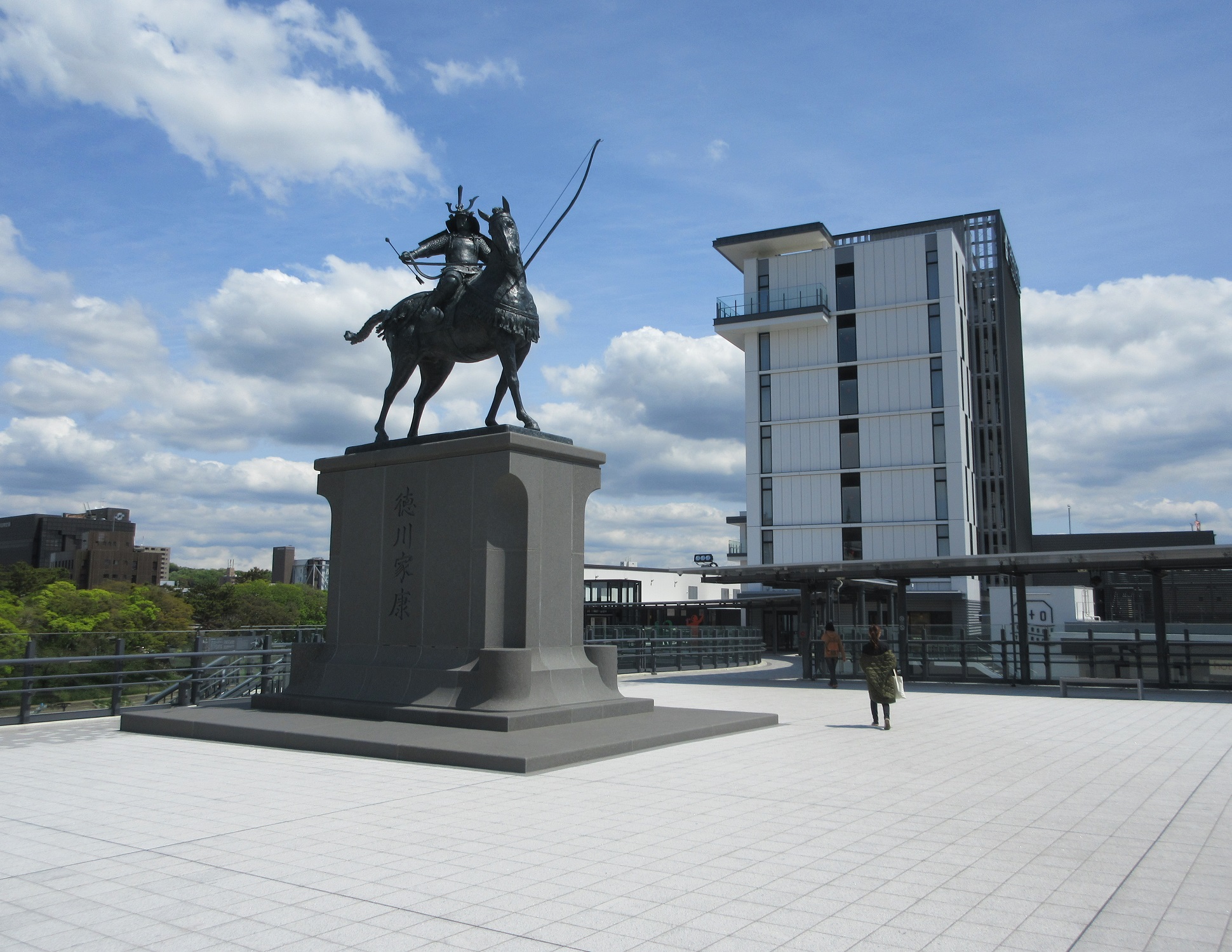 2021.4.14 (9) オトリバーサイドテラス - 徳川家康騎馬像 1940-1500