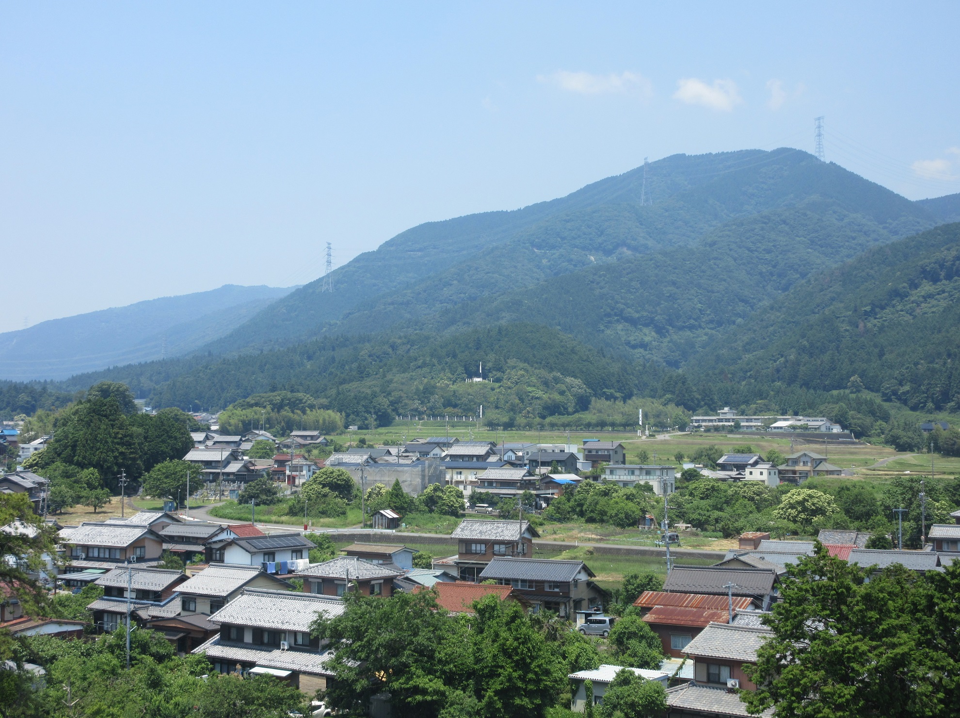 2021.6.10 (58) 記念館展望室 - 西北に笹尾山 1980-1480