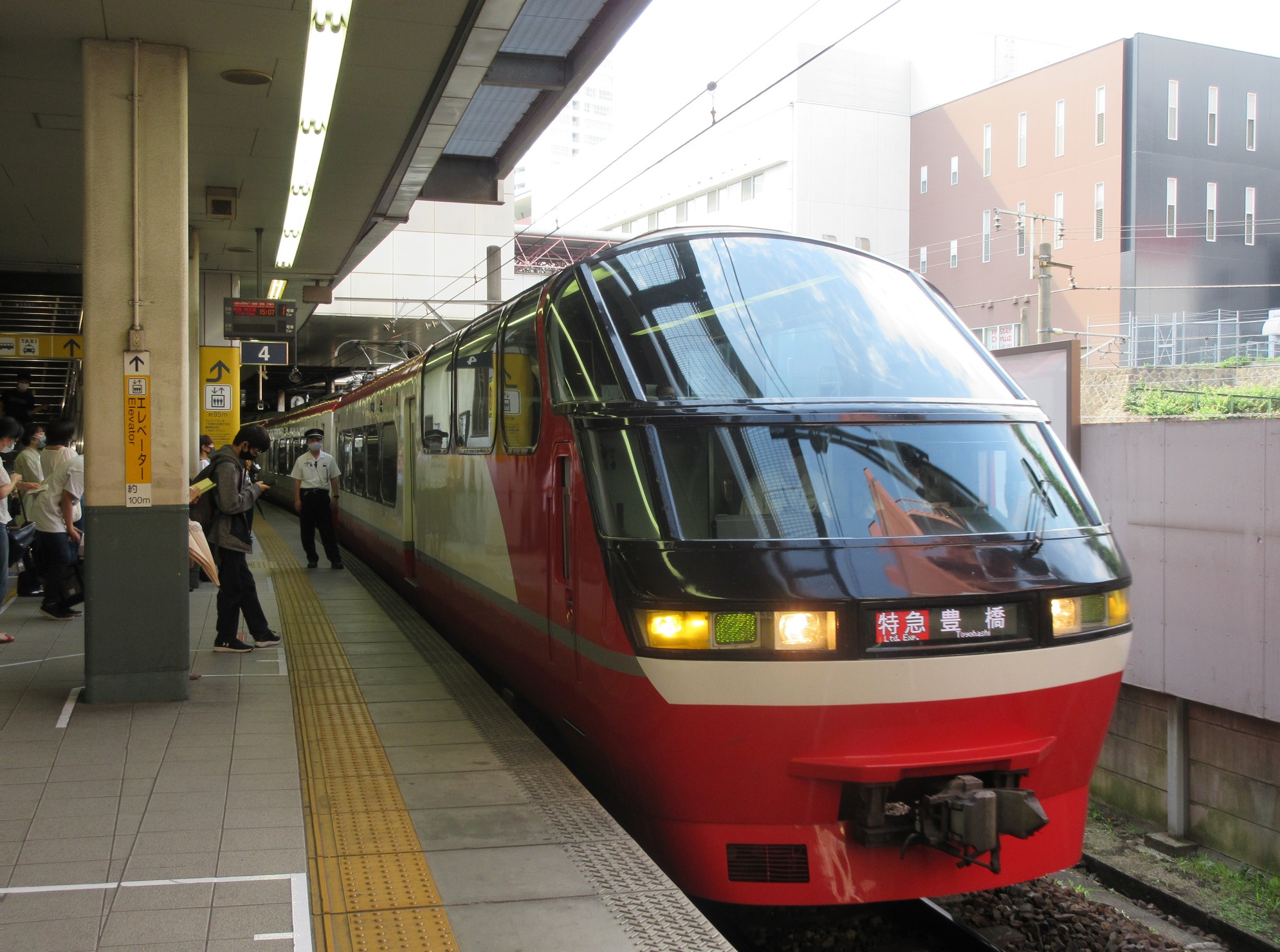 2021.6.14 (62) 金山(4番のりば) - 豊橋いき特急 1990-1480