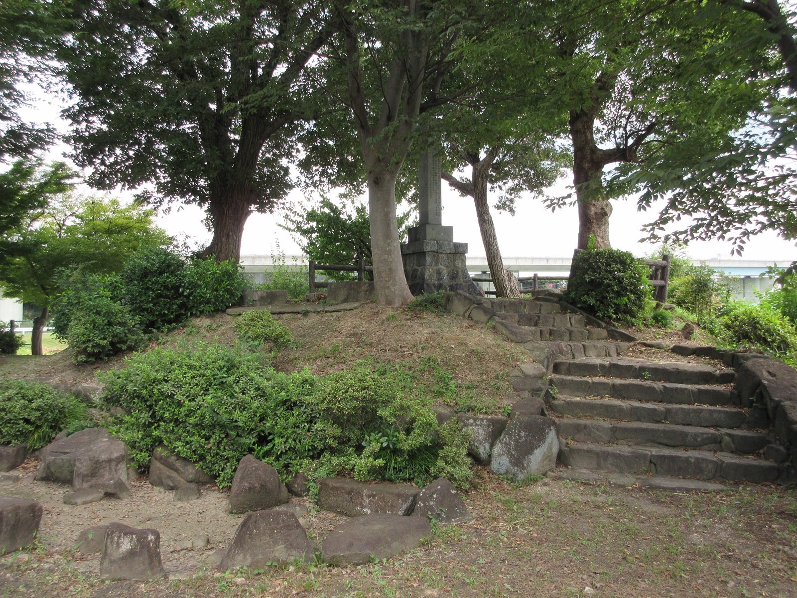 2021.8.26 (15) 鴛鴨城址 - 下段から上段 1600-1200